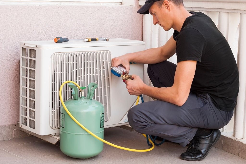 Reliable AC Gas Charging Services for All Models